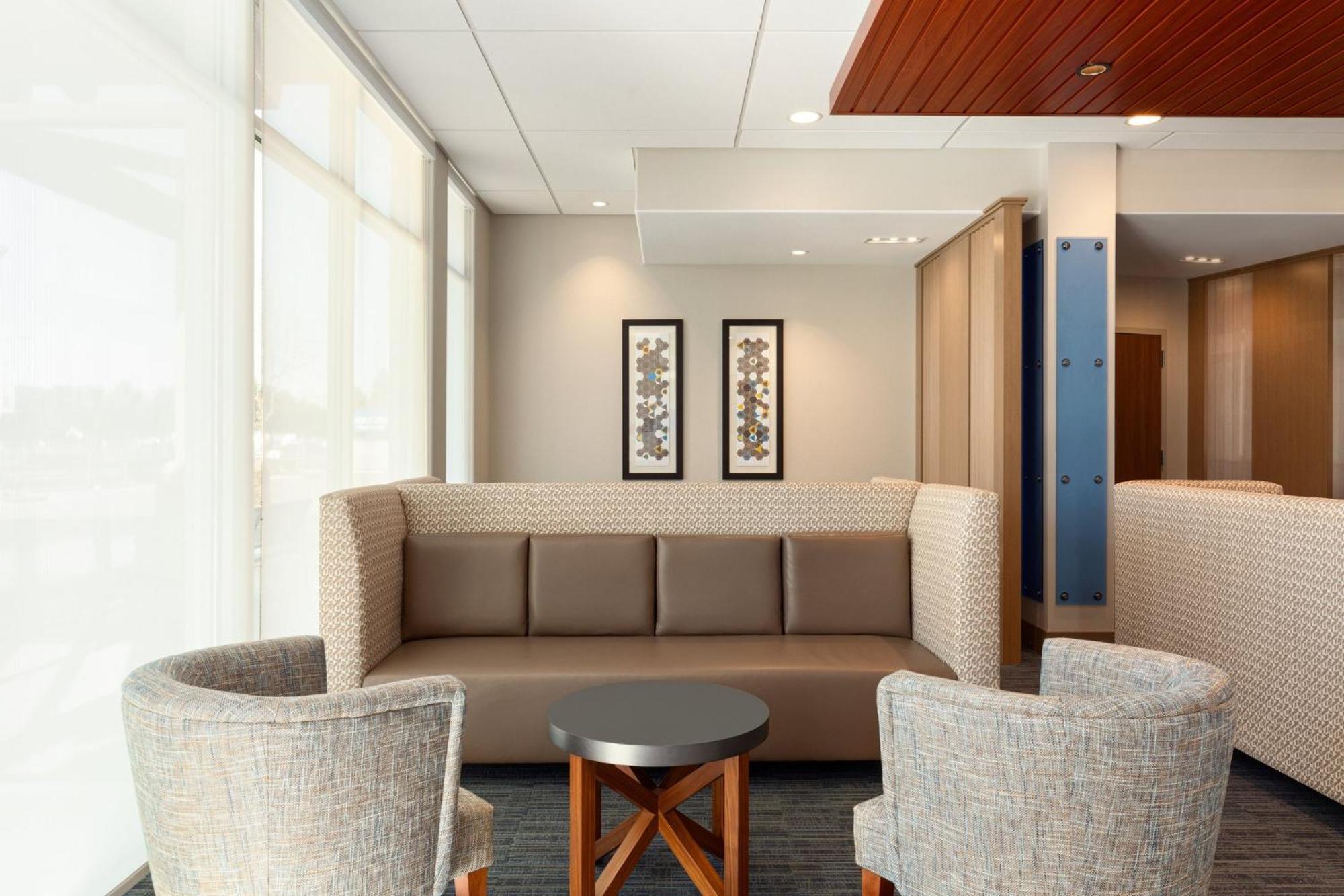 Holiday Inn Express & Suites Hayward - Castro Valley By Ihg Exterior foto